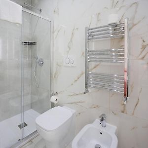 Camera standard con letto king size